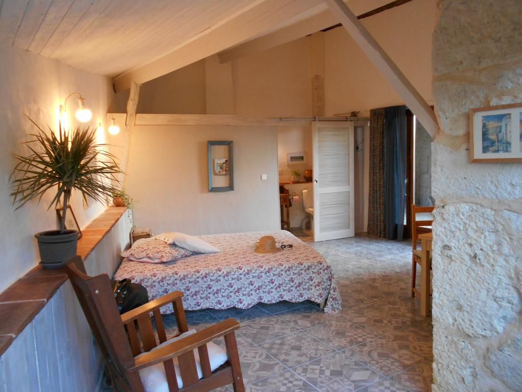 Bastida De Beata Bed & Breakfast Noailles  Room photo